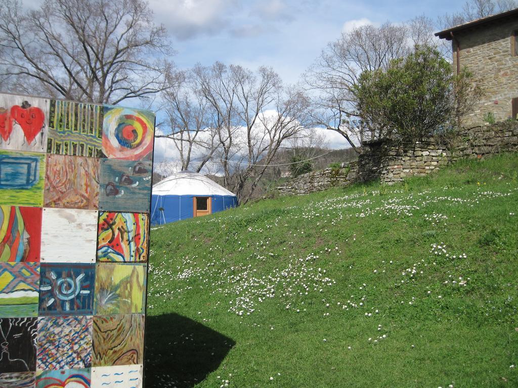 Libera Universita Di Alcatraz Vendégház Morleschio Kültér fotó