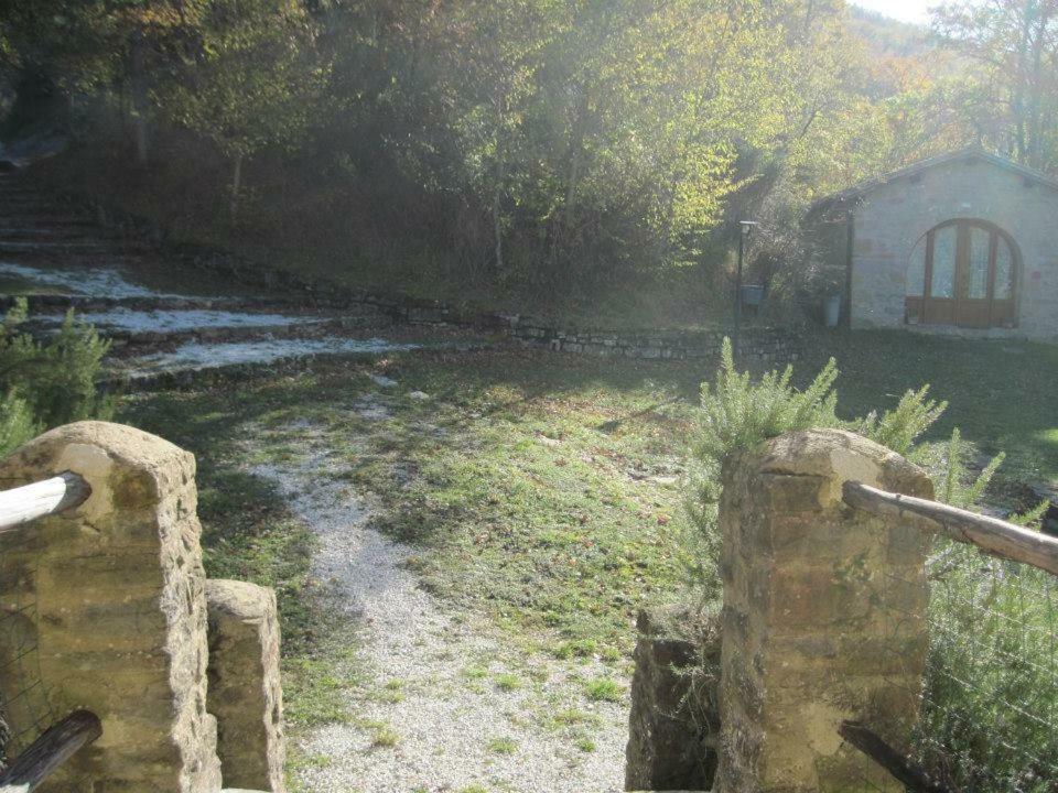 Libera Universita Di Alcatraz Vendégház Morleschio Kültér fotó